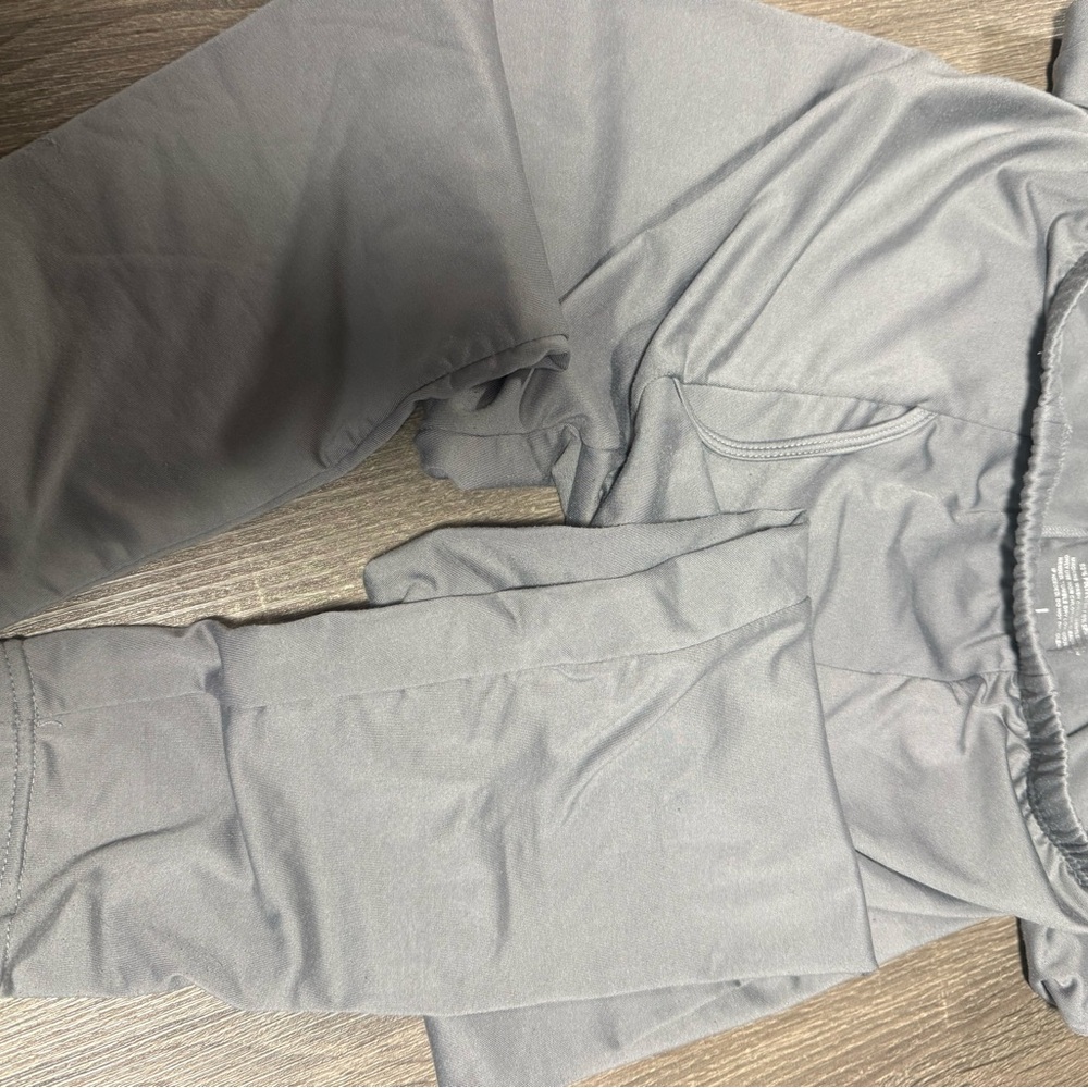Men's Gray Thermal top and bottom